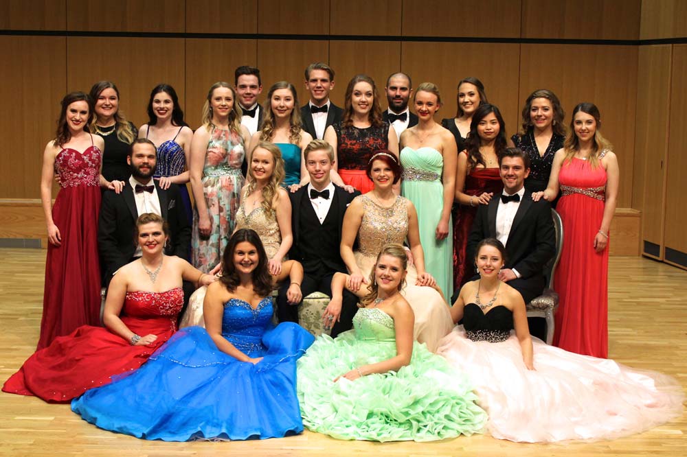 Group photo of opera performers