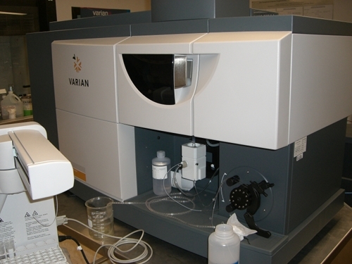  Varian 715 ICP optical emission spectrometer