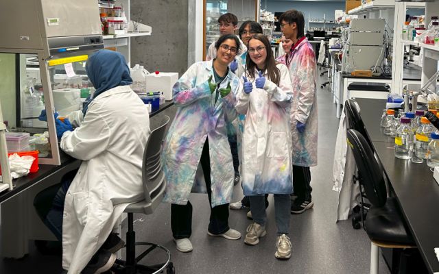 HYRS students in the lab