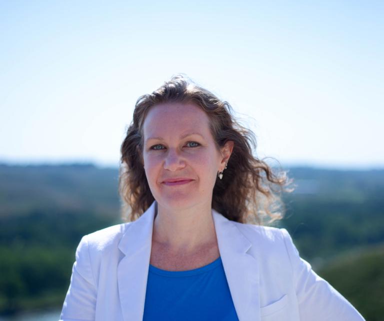 Dr. Sandra Stringer