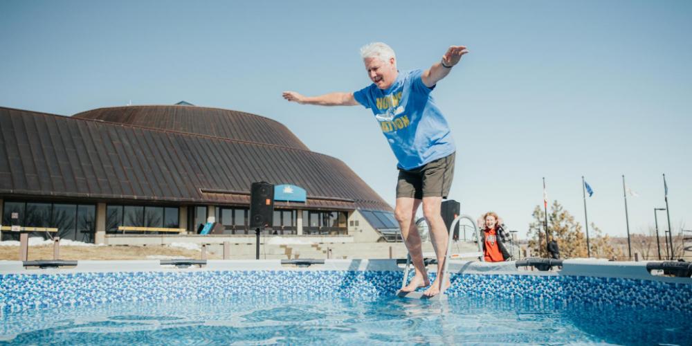Mike Mahon chilling for charity
