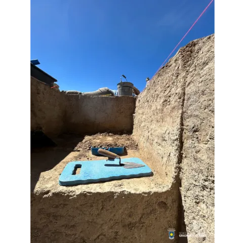 Excavating at Head-Smashed-In Buffalo Jump